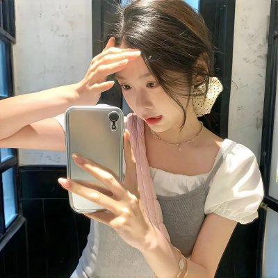 指尖相触，恋恋不舍